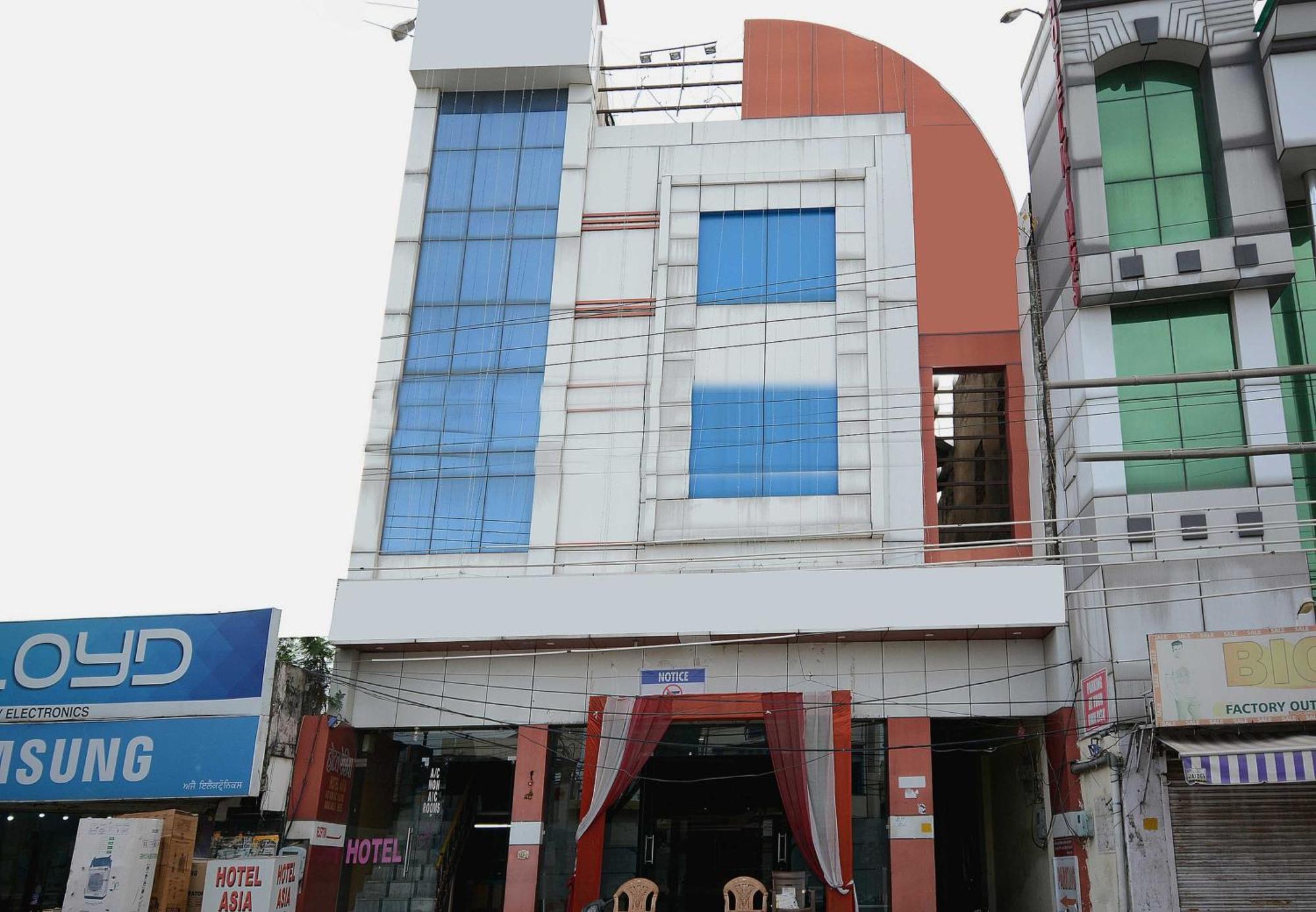 Hotel Asia Palace Pathānkot Екстериор снимка