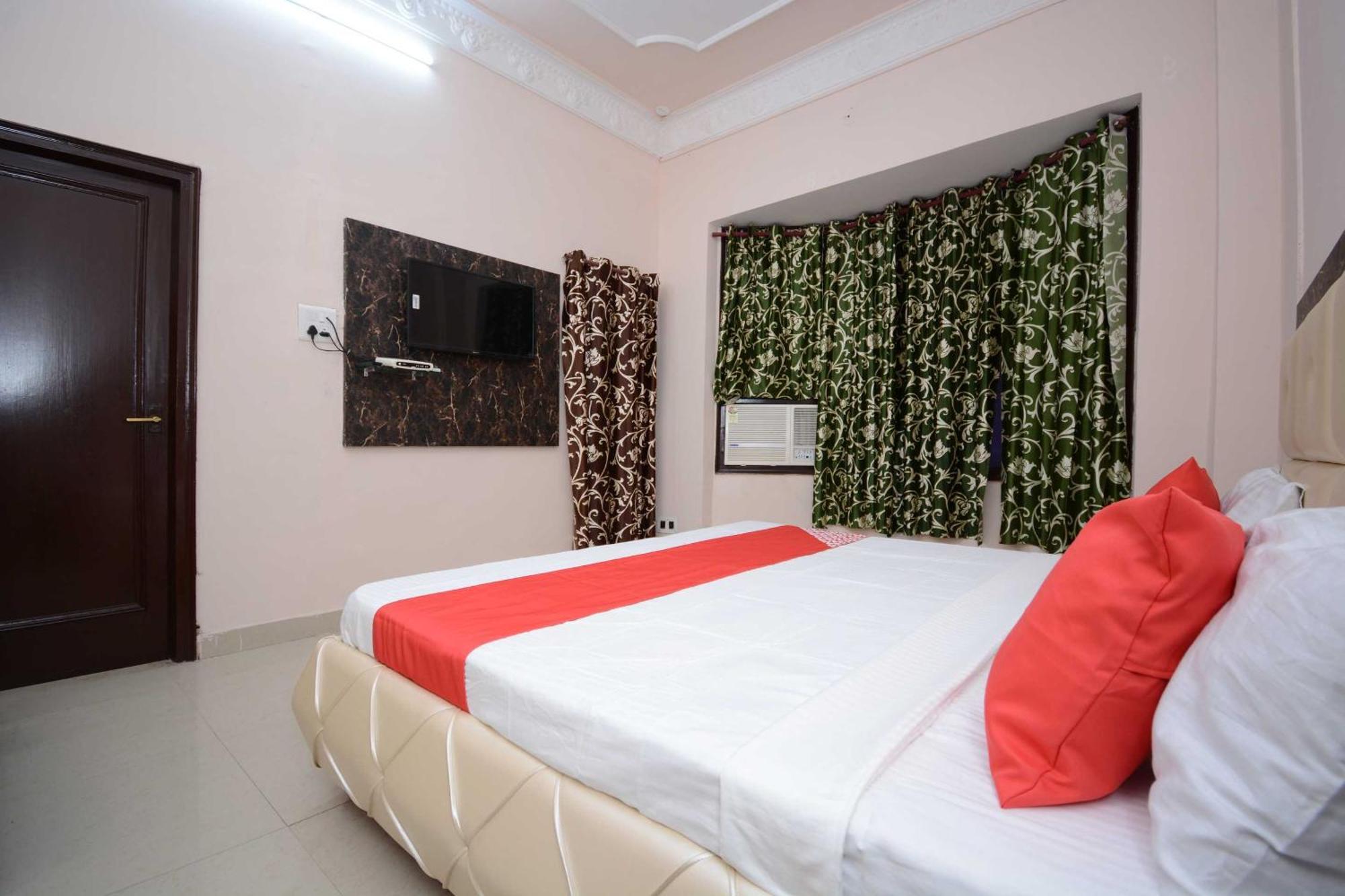Hotel Asia Palace Pathānkot Екстериор снимка
