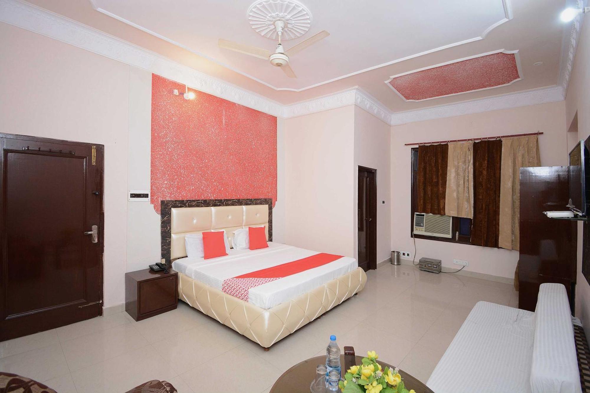 Hotel Asia Palace Pathānkot Екстериор снимка