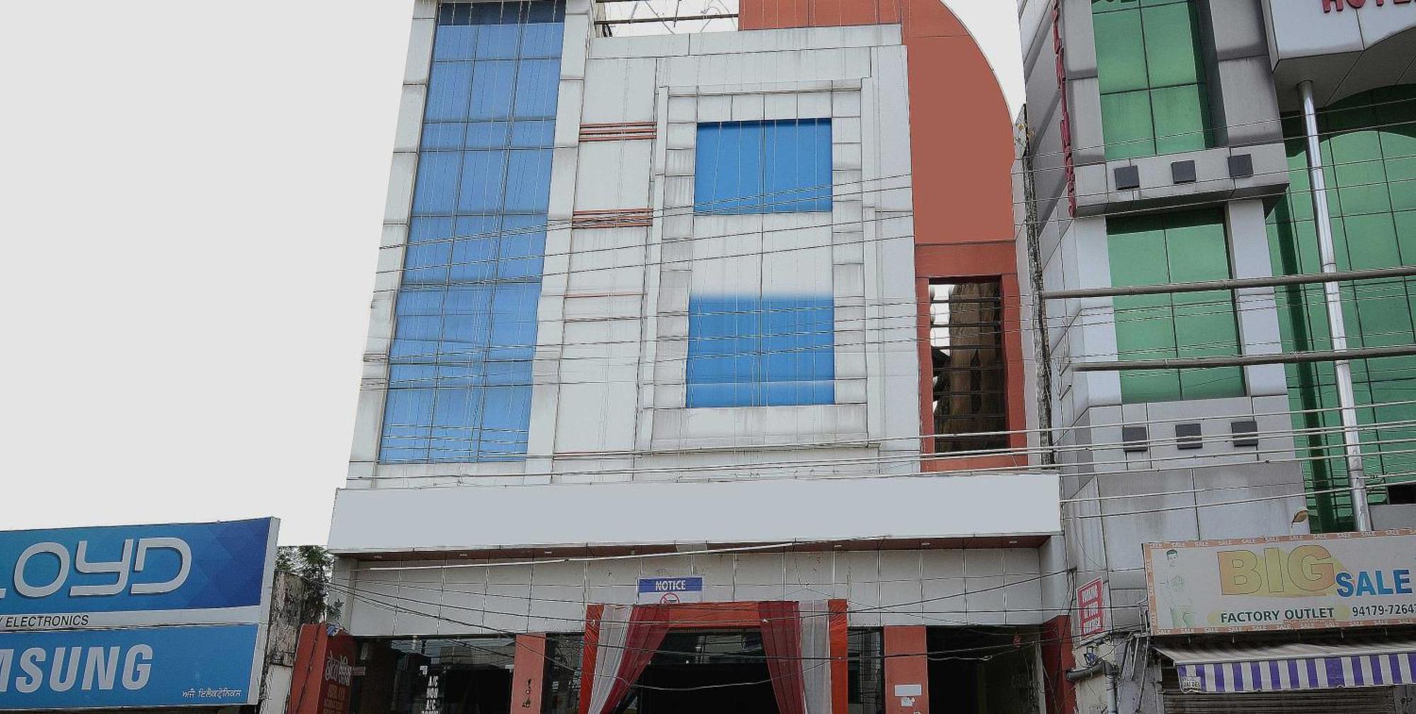 Hotel Asia Palace Pathānkot Екстериор снимка