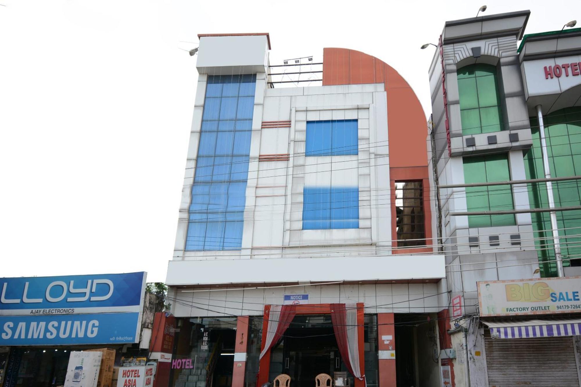 Hotel Asia Palace Pathānkot Екстериор снимка